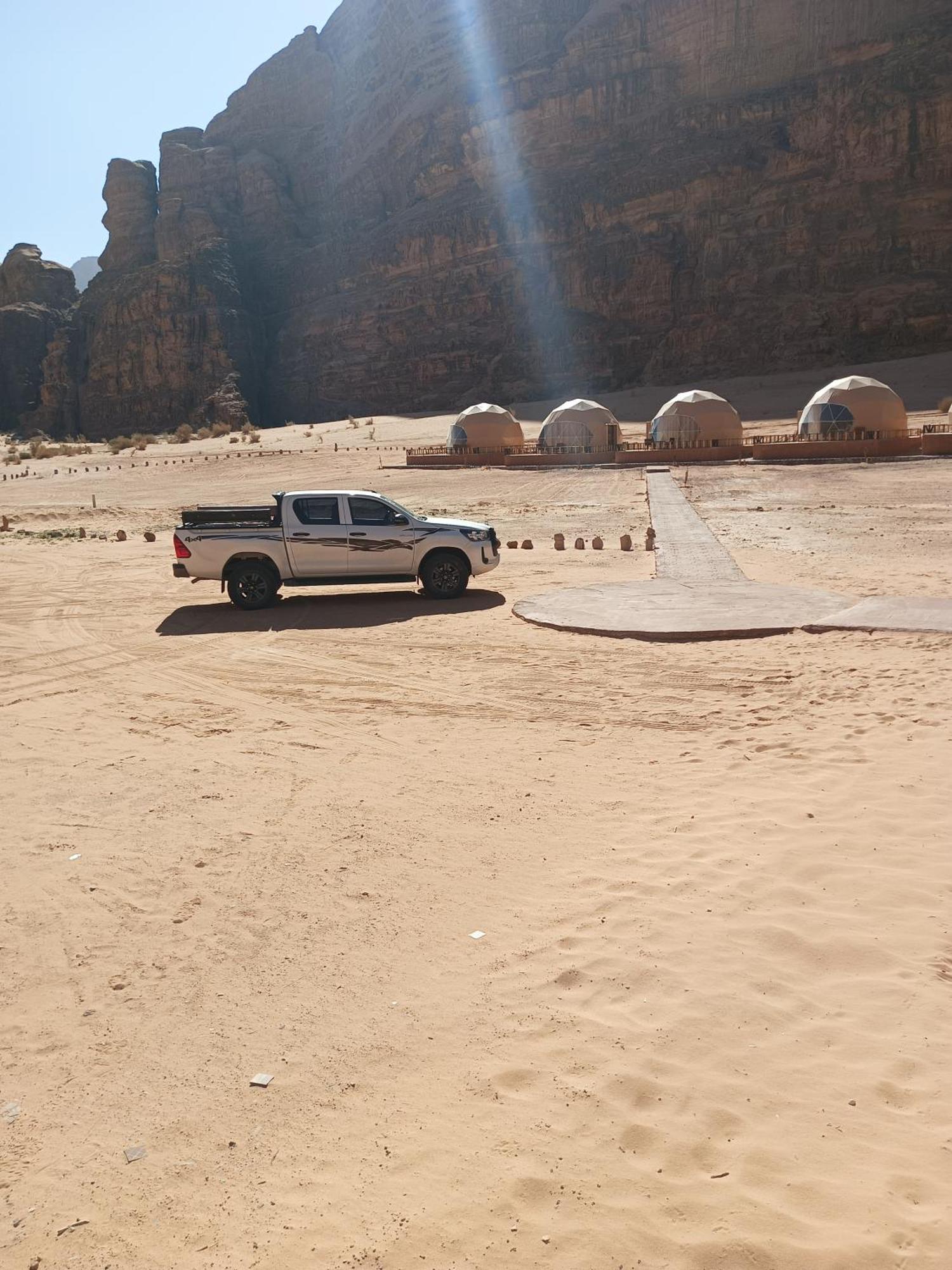 Sunrise Luxury Camp Hotel Wadi Rum Buitenkant foto