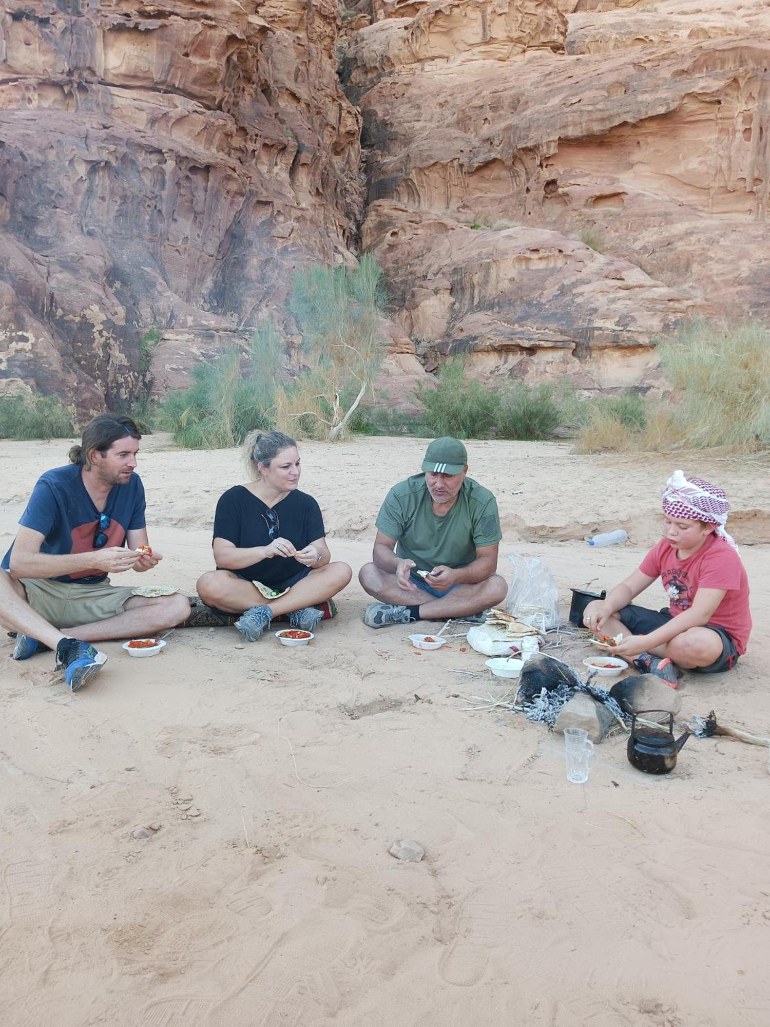 Sunrise Luxury Camp Hotel Wadi Rum Buitenkant foto