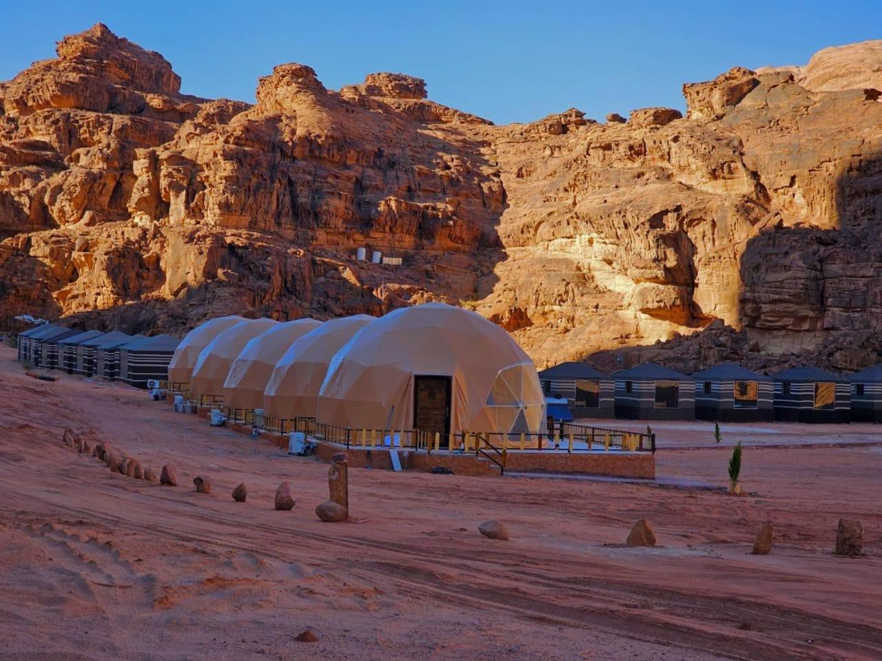 Sunrise Luxury Camp Hotel Wadi Rum Buitenkant foto