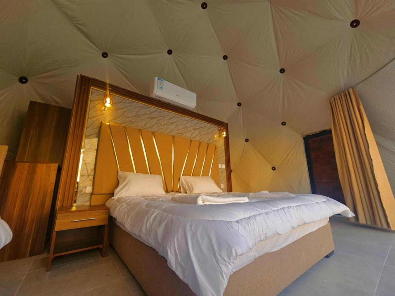 Sunrise Luxury Camp Hotel Wadi Rum Buitenkant foto