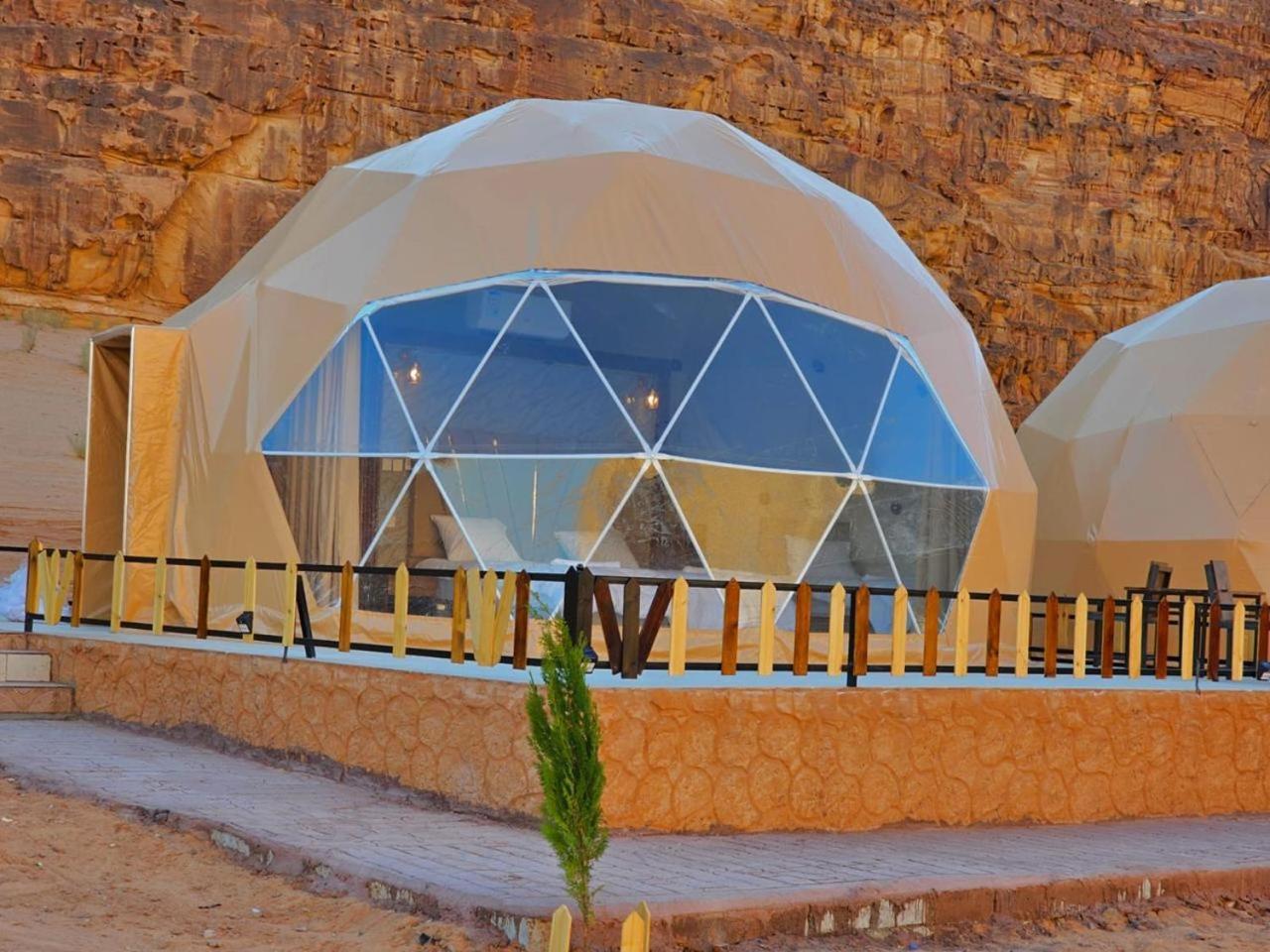 Sunrise Luxury Camp Hotel Wadi Rum Buitenkant foto