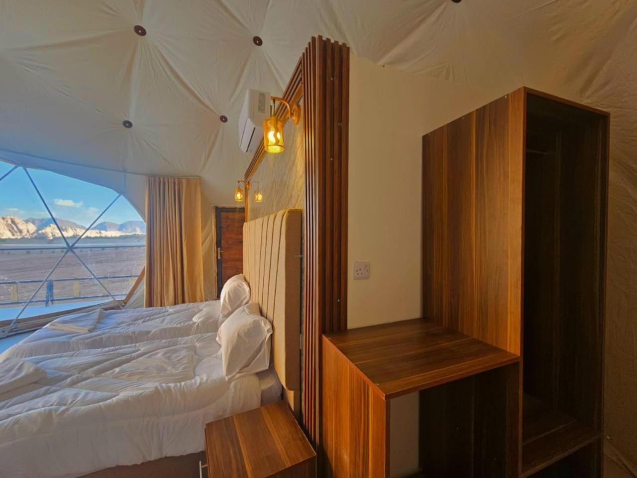 Sunrise Luxury Camp Hotel Wadi Rum Buitenkant foto