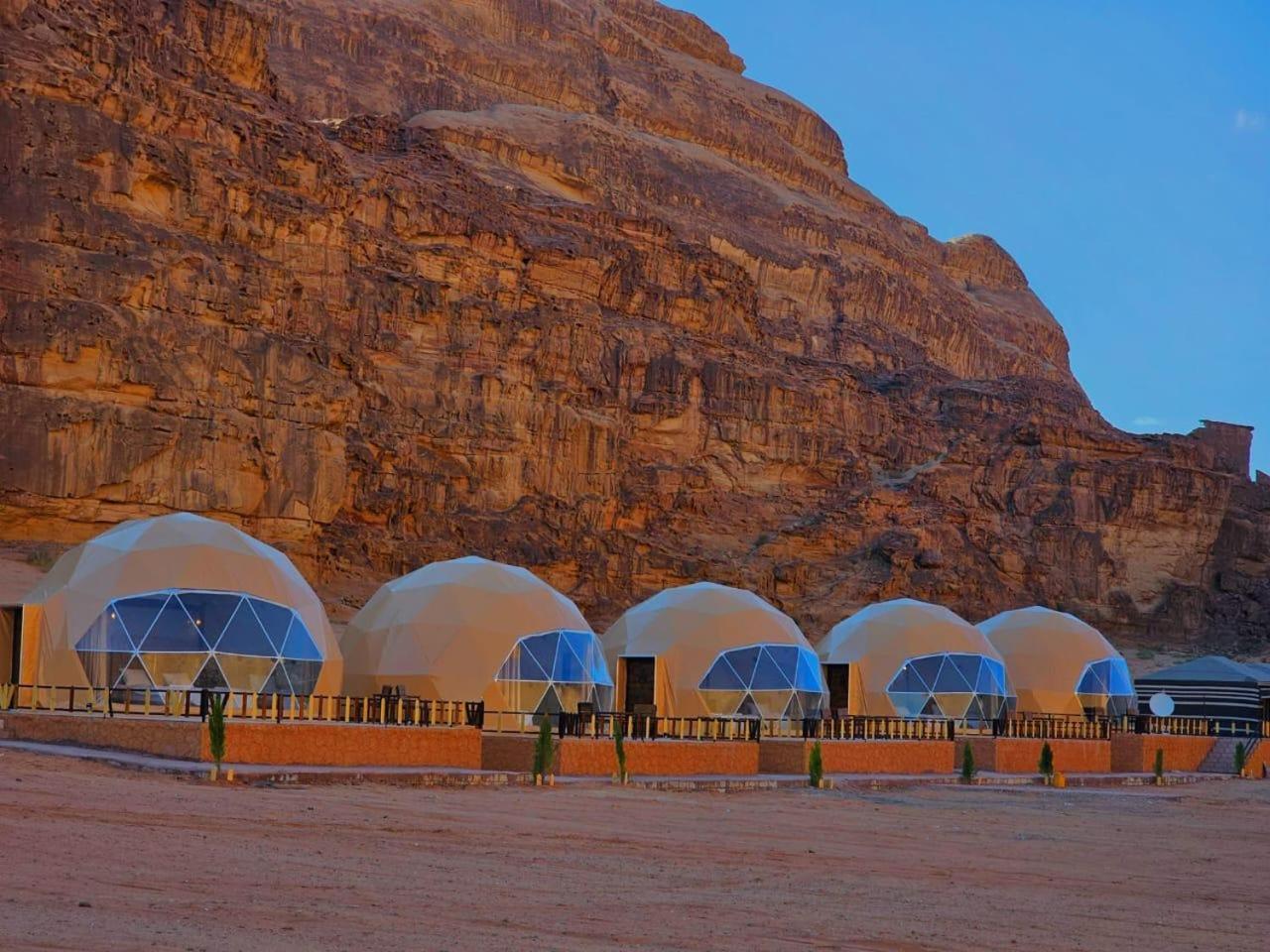 Sunrise Luxury Camp Hotel Wadi Rum Buitenkant foto