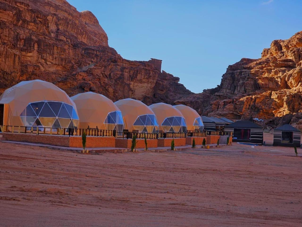 Sunrise Luxury Camp Hotel Wadi Rum Buitenkant foto