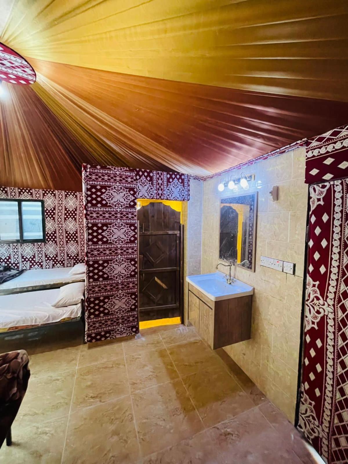 Sunrise Luxury Camp Hotel Wadi Rum Buitenkant foto